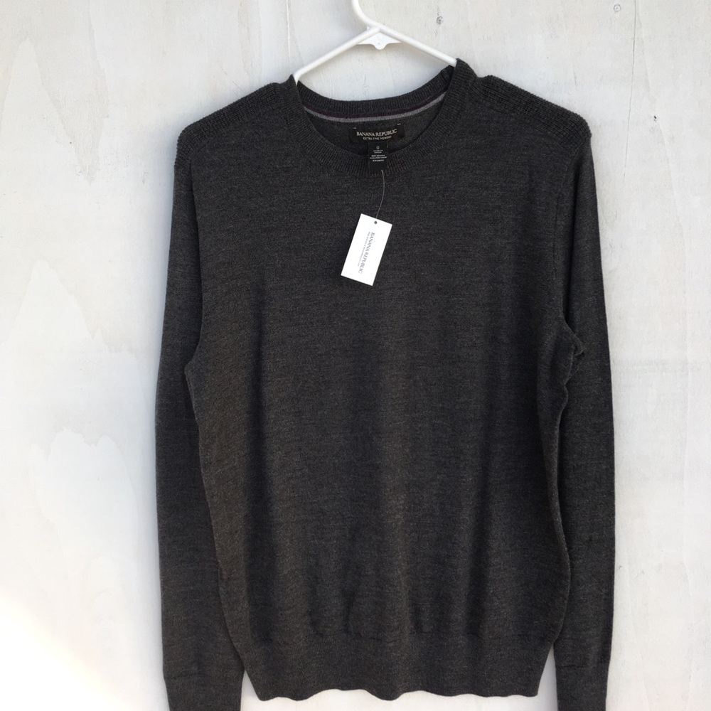 Banana Republic Men's Charcoal Gray Crewneck Preppy Minimalist Sweater Small